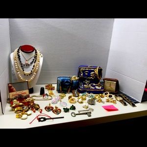 Vintage jewelry lot